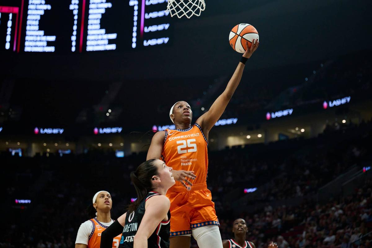  Connecticut Sun guard-forward Kennedy Burke (25) Troy Wayrynen-Imagn Images