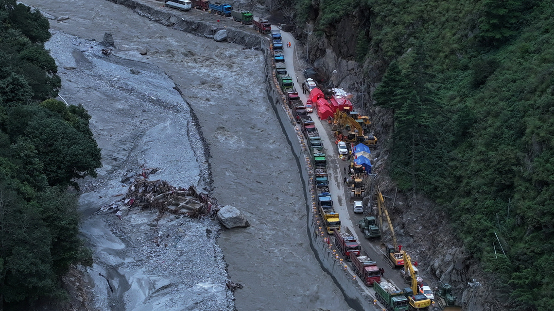 Nepal flood rescue hopes dim amid glimmer of finding tunnel survivors