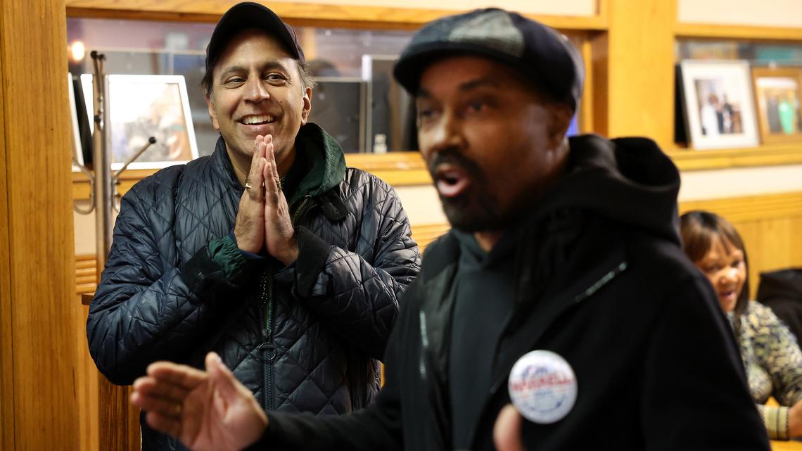 On final weekend before Illinois primary, candidates try to keep it local despite flood of out-of-state money 