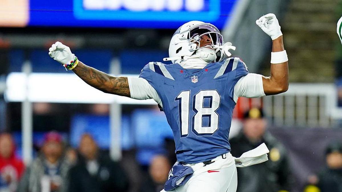  Nov 13, 2025; Foxborough, Massachusetts, USA; New England Patriots wide receiver Kyle Williams (18) drops back to catch a pass during the second half against New York Jets at Gillette Stadium. Mandatory Credit: David Butler II-Imagn Images | David Butler II-Imagn Images 