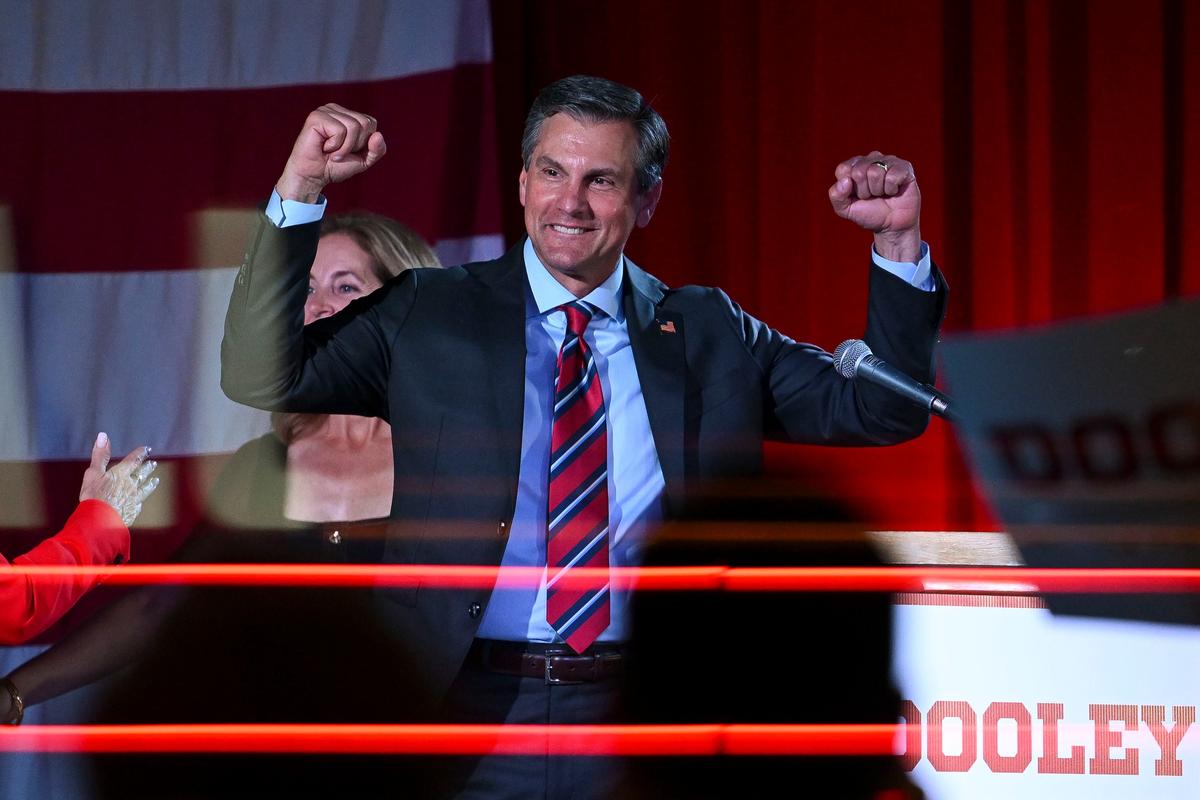  Republican gubernatorial candidate Derek Dooley greets supporters at his election night party in Atlanta on May 19, 2026. 