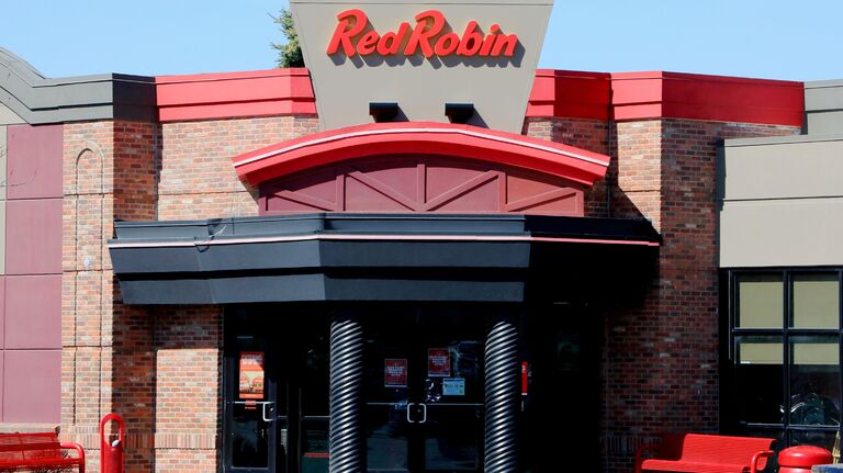 Popular burger chain closes a Raleigh-area restaurant. What we know