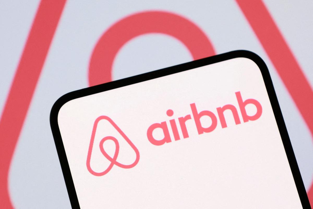 Airbnb logo is seen in this illustration taken August 5, 2025. REUTERS/Dado Ruvic/Illustration/File Photo
