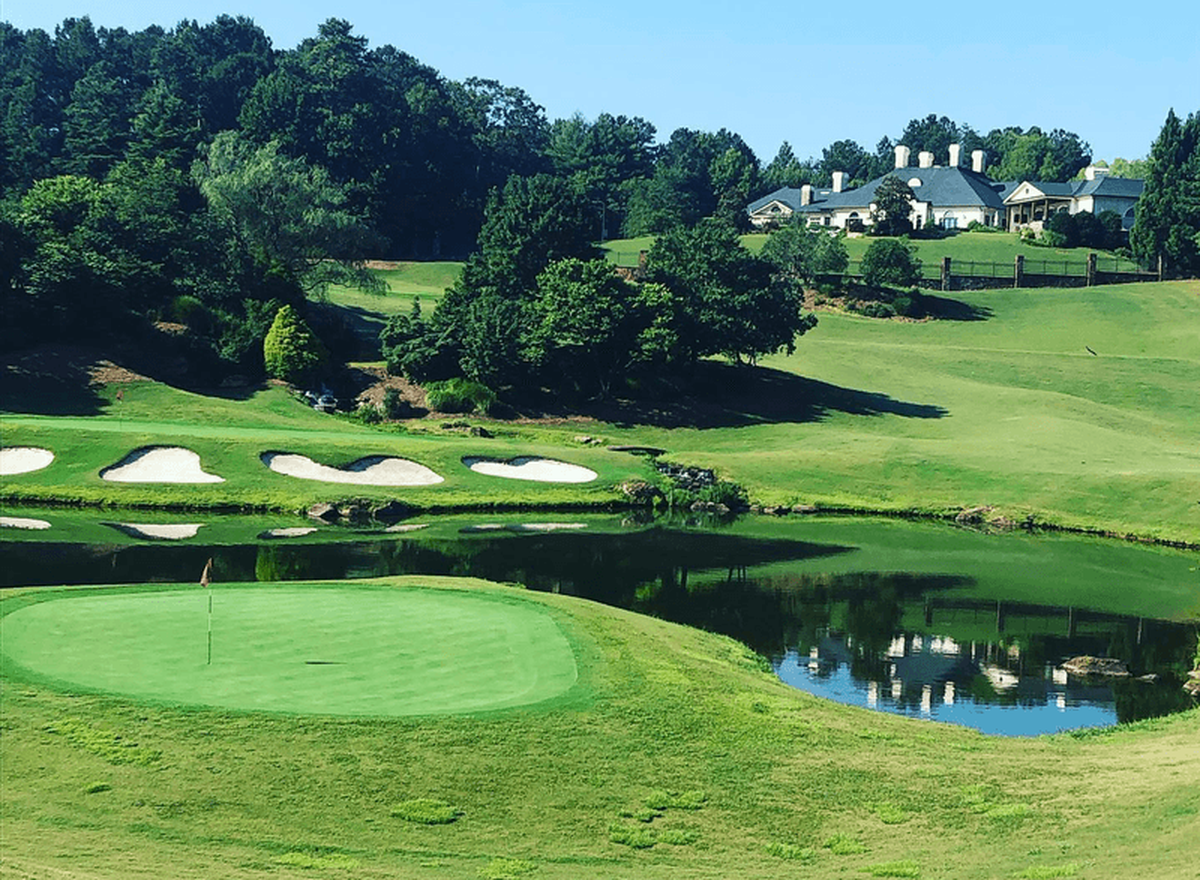  Tee off at Hawks Ridge Golf Club or sign up for a clinic. Photo credit: Kimberly Stroh 