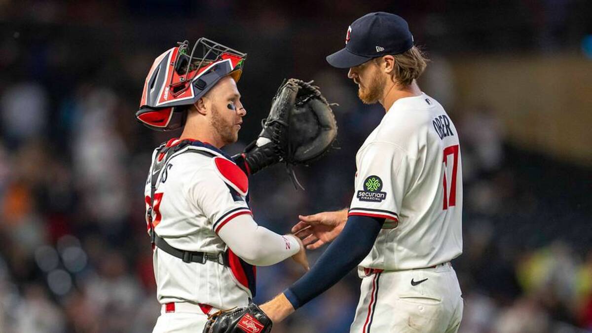  Minnesota Twins starting pitcher Bailey Ober (17) celebrates with Minnesota Twins catcher Ryan Jeffers (27) after defeating the Miami Marlins at Target Field. | IMAGN IMAGES via Reuters Connect 
