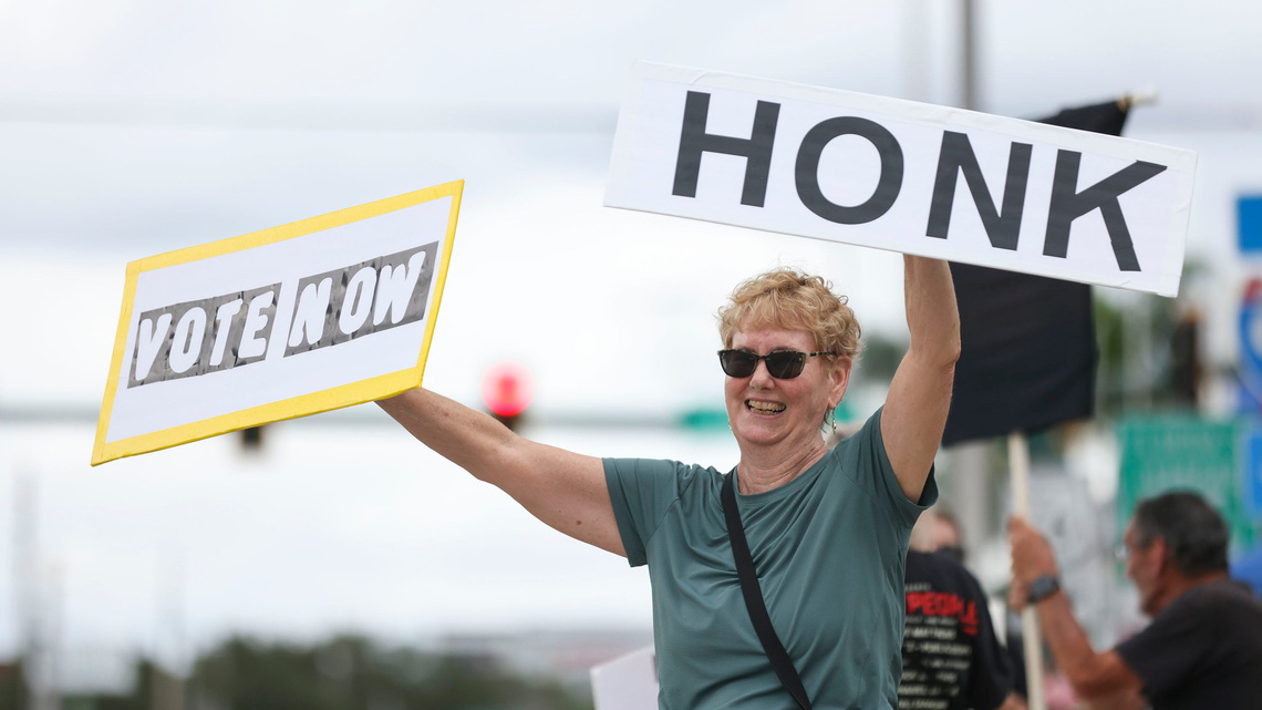 Hundreds turn out for 4 'No Kings' protests across the Treasure Coast