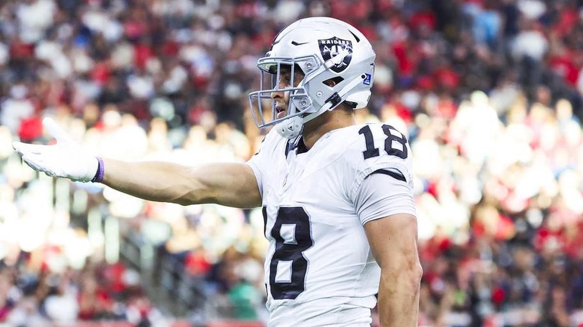  Dec 21, 2025; Houston, Texas, USA; Las Vegas Raiders wide receiver Jack Bech (18) reacts after catching a pass against the Houston Texans during the first quarter at NRG Stadium. Mandatory Credit: Troy Taormina-Imagn Images | Troy Taormina-Imagn Images 