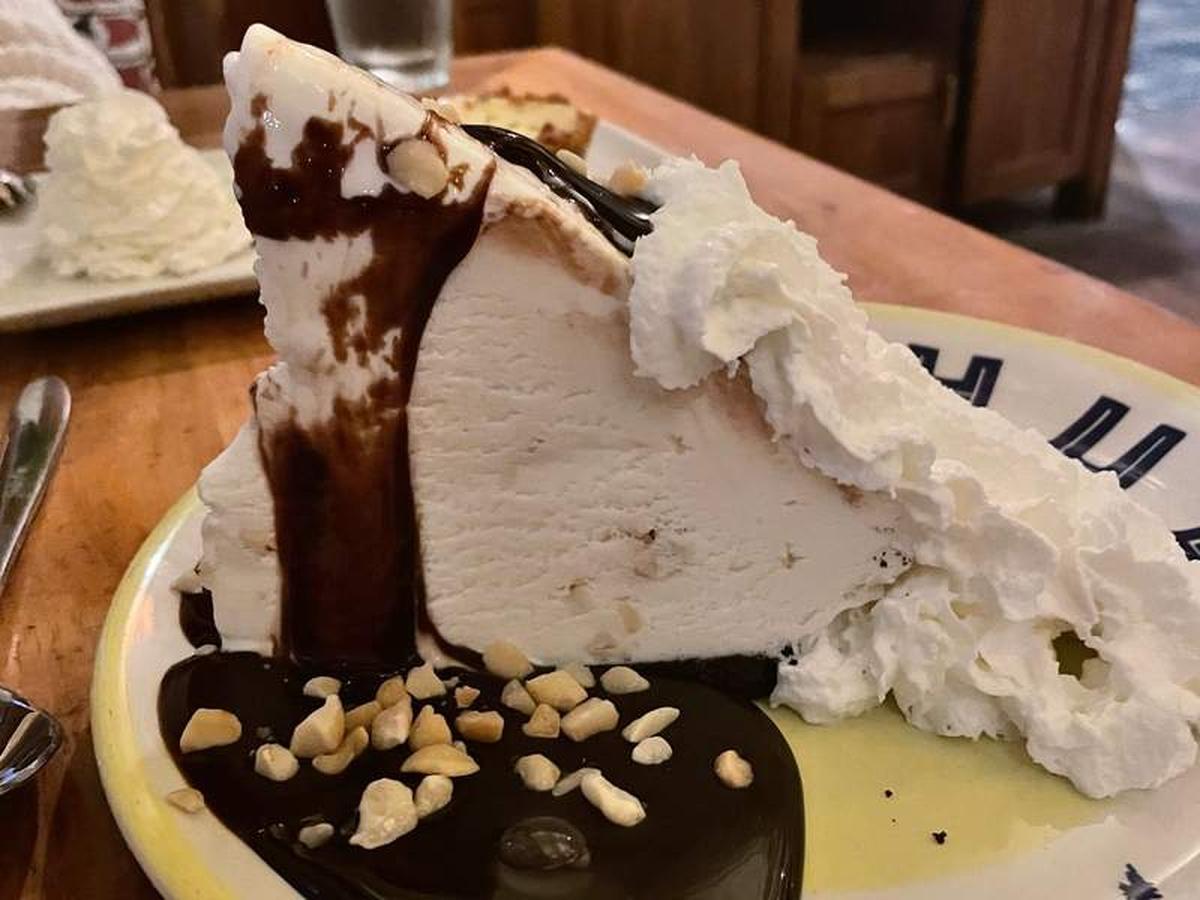  Hula Pie at Duke’s in Huntington Beach, CA. Photo credit: Kim Orlando 