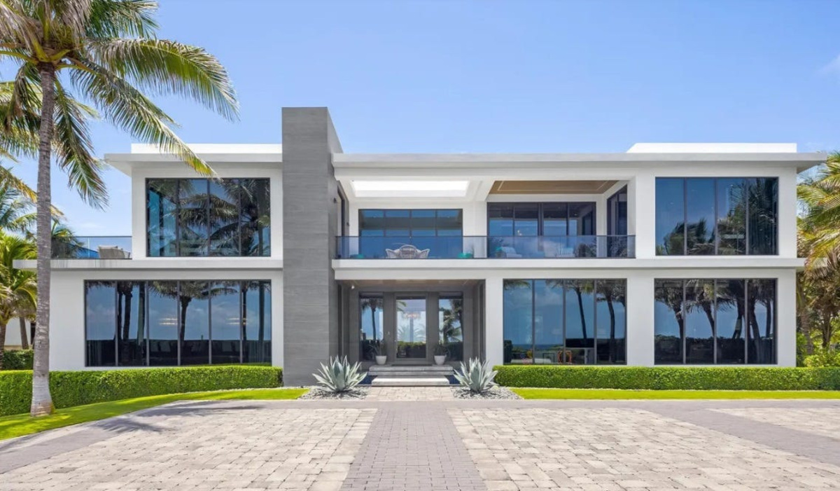 Just sold for about $71 million, a house at 1660 S. Ocean Blvd. in Manalapan has contemporary-style architecture and an expansive motor court.
