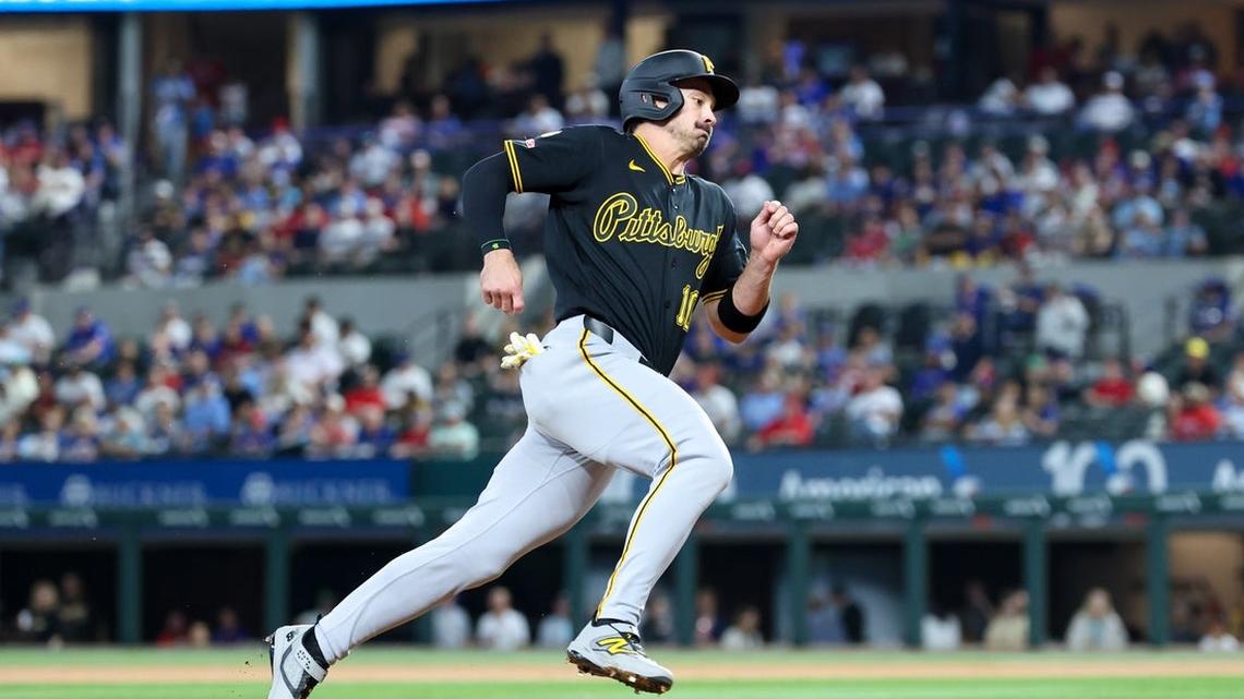Oneil Cruz's HR caps Pirates' ninth-inning rally for win over Rangers 