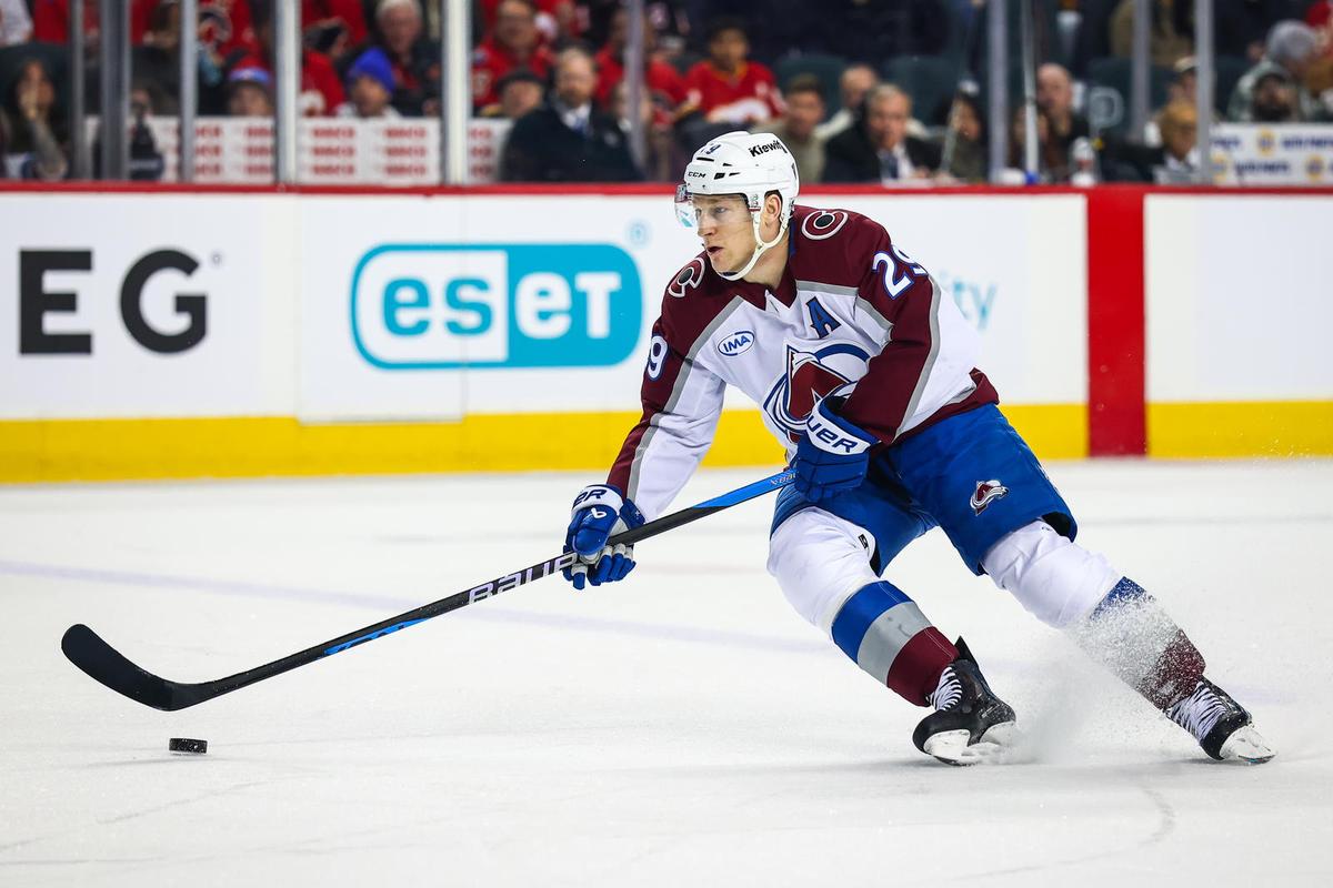  Goggle Gate: Defending Nathan MacKinnon's Pool Routine 