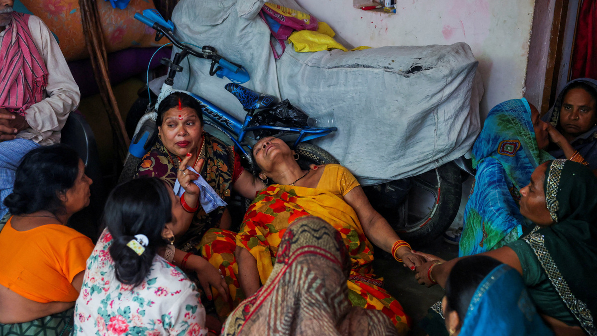 Kamlawati Devi, mother of Shivanand Chaurasia, an Indian seafarer aboard the Palau-flagged tanker MT Settebello, who was among three crew members killed in one of the U.S. attacks on Indian-crewed tankers this week amid a blockade of Iran-related shipping, mourns in Deoria, Uttar Pradesh, India, June 12, 2026. REUTERS/Priyanshu Singh