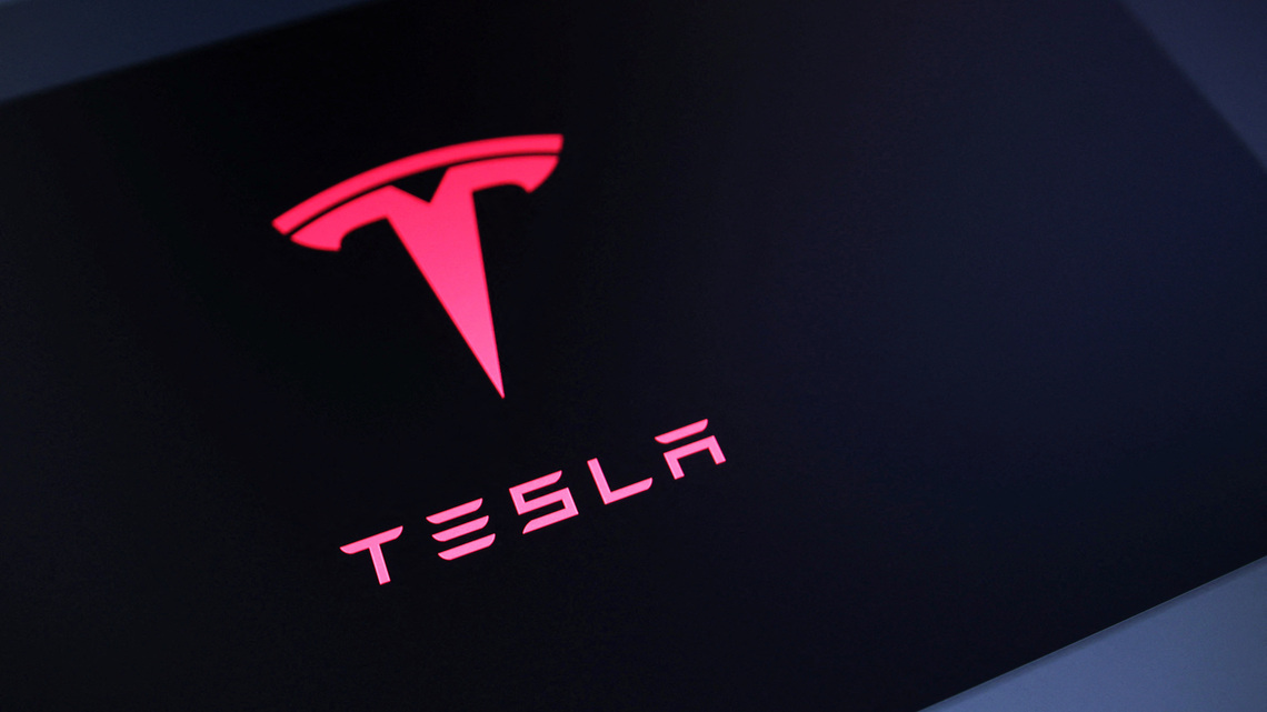 US opens probe of fatal Tesla crash into Texas home 