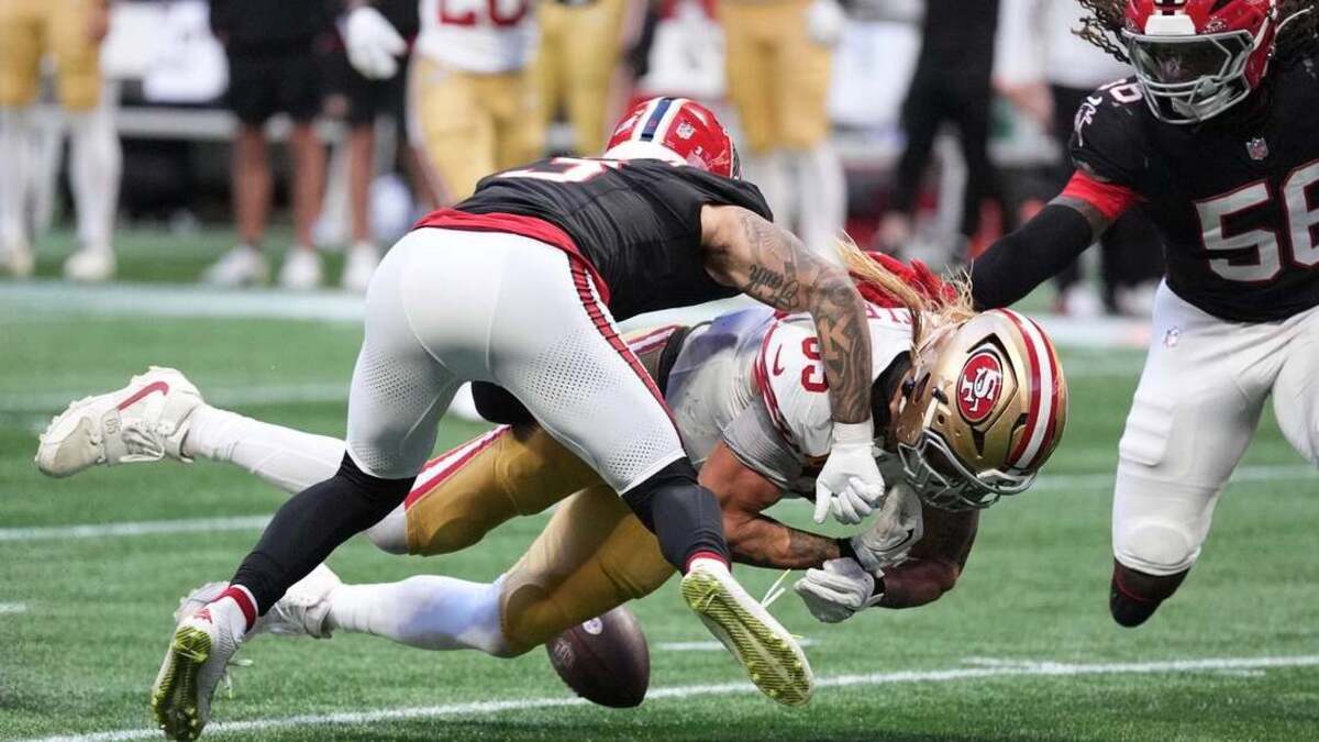 Falcons make key plays, hand 49ers first loss of season | Belleville ...