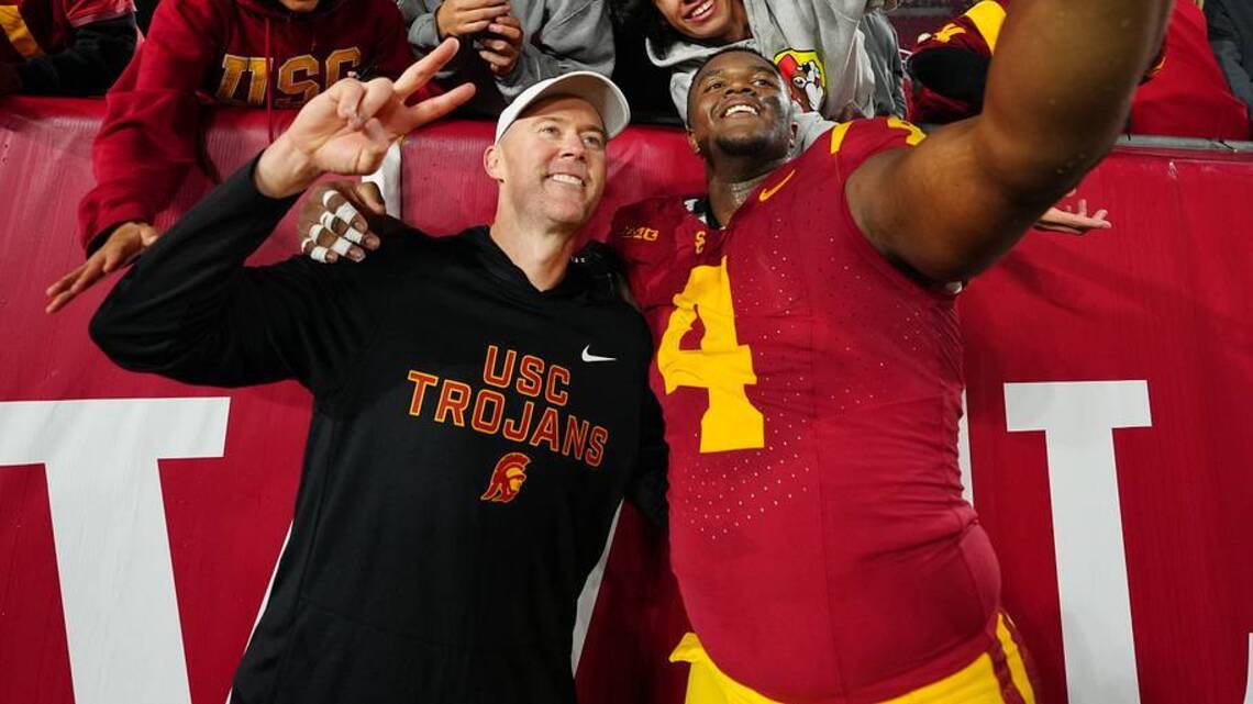 Lincoln Riley Provides Injury Update on USC Defensive Lineman Jahkeem Stewart
