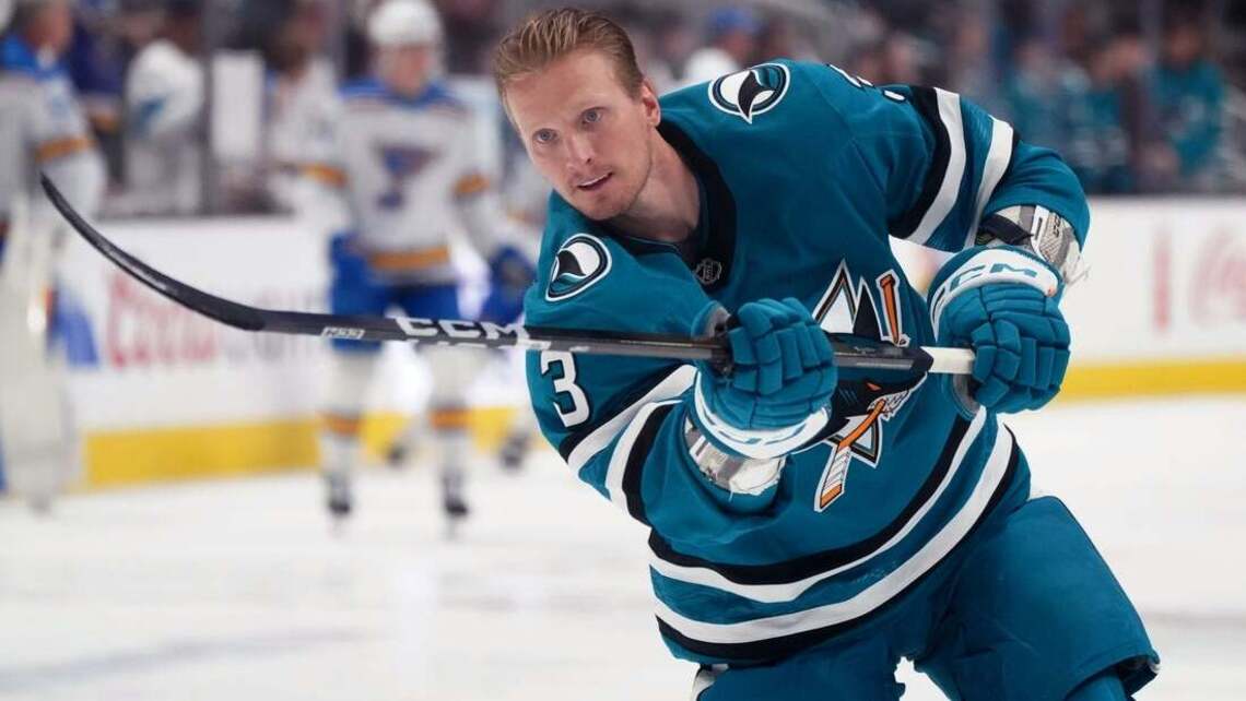 D John Klingberg retires after 700 games with 6 teams