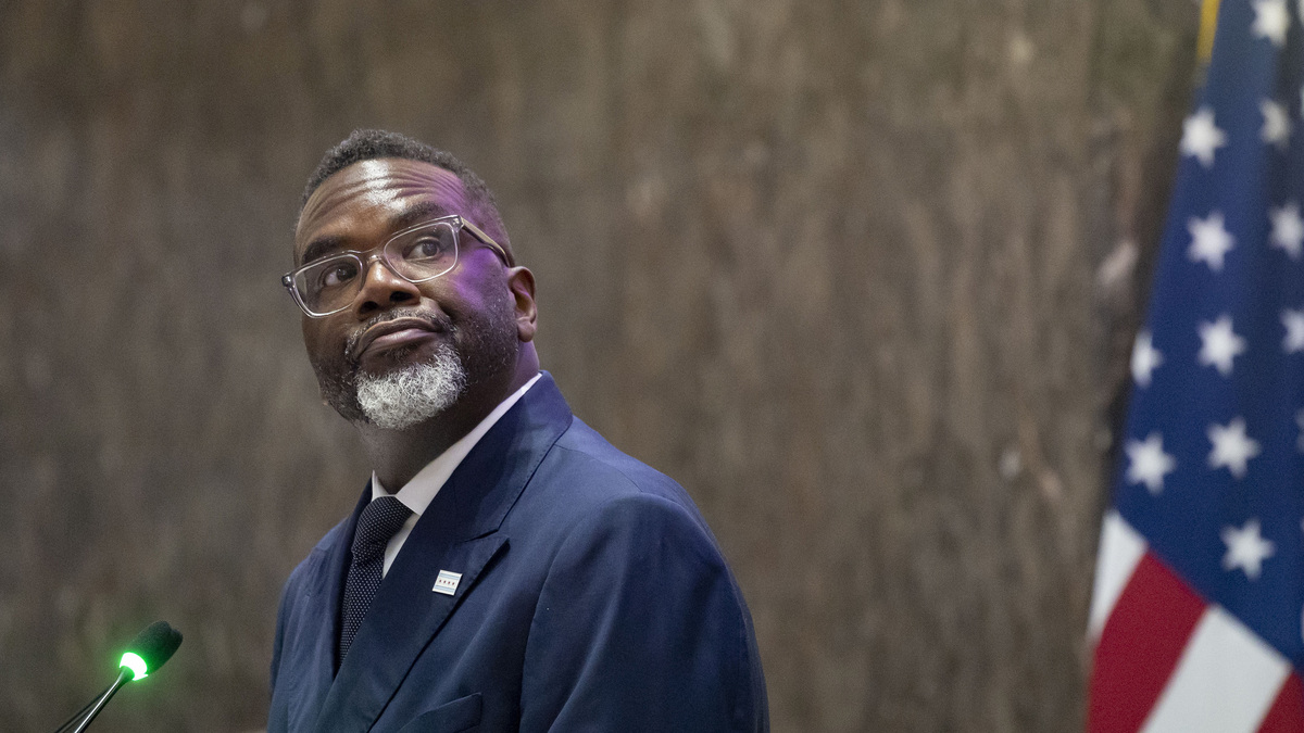 Chicago mayor's race heats up as Democrats ready to oust Johnson