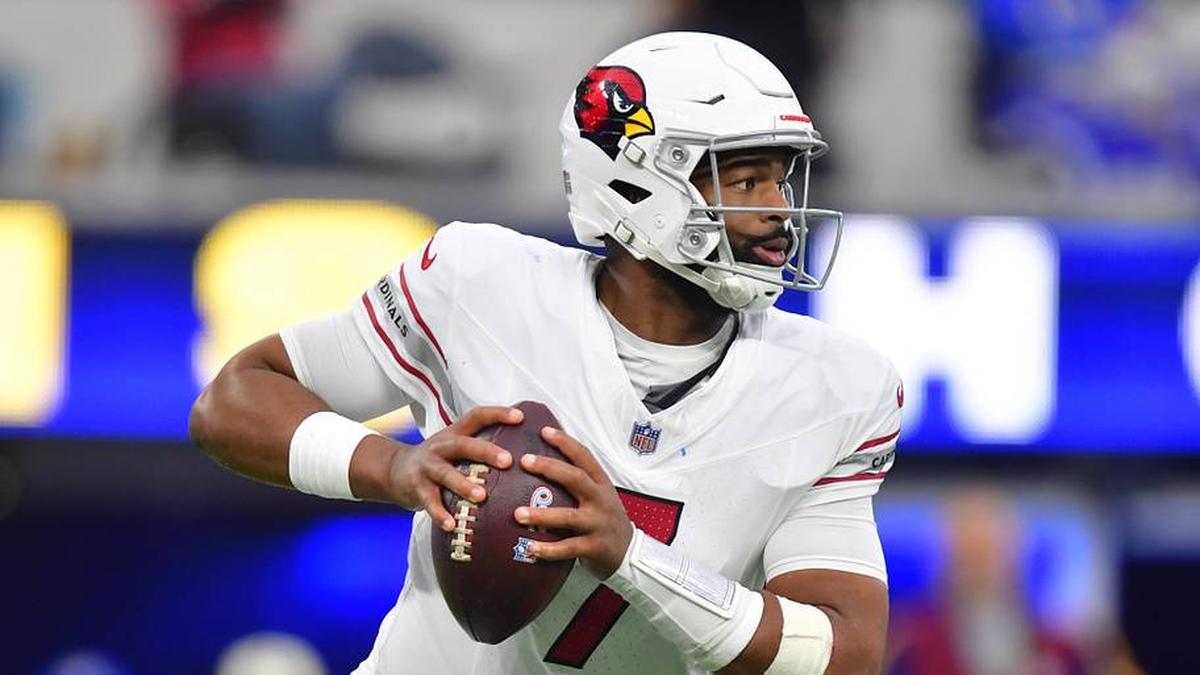  Jan 4, 2026; Inglewood, California, USA; Arizona Cardinals quarterback Jacoby Brissett (7) rolls out against the Los Angeles Rams during the second half at SoFi Stadium. Mandatory Credit: Gary A. Vasquez-Imagn Images | Gary A. Vasquez-Imagn Images 