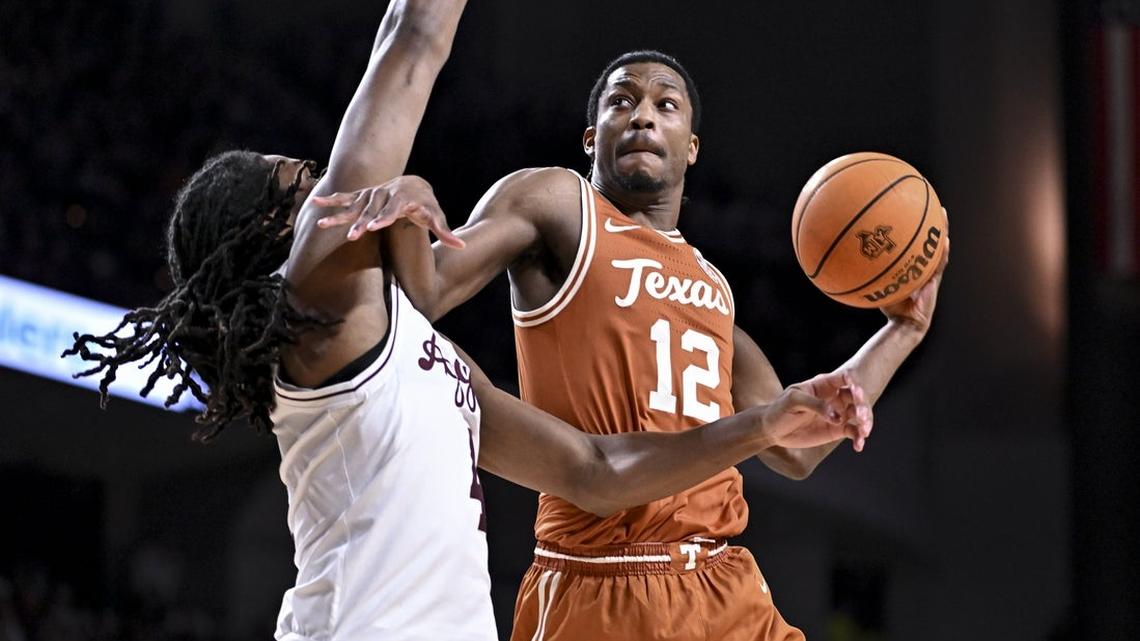 Texas closes strong, slips past Texas A&M to split season series 