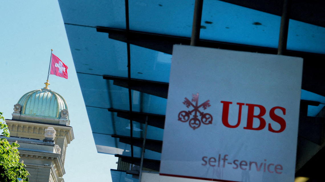 Exclusive-Swiss assess potential UBS relocation, highlight difficulties 