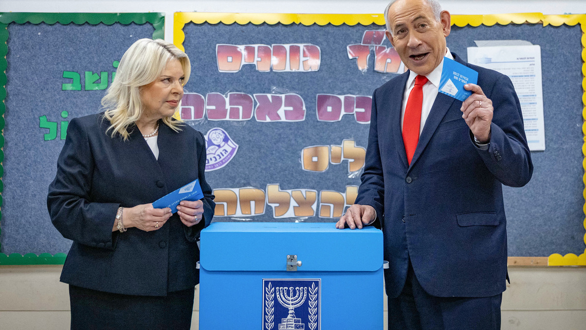 Israeli vote deadlocked with Netanyahu level with opposition 