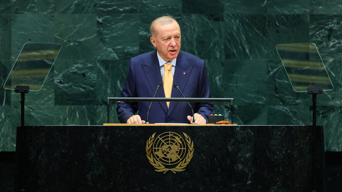 Court convicts Turkish comedian of insulting president but orders release, broadcaster says 