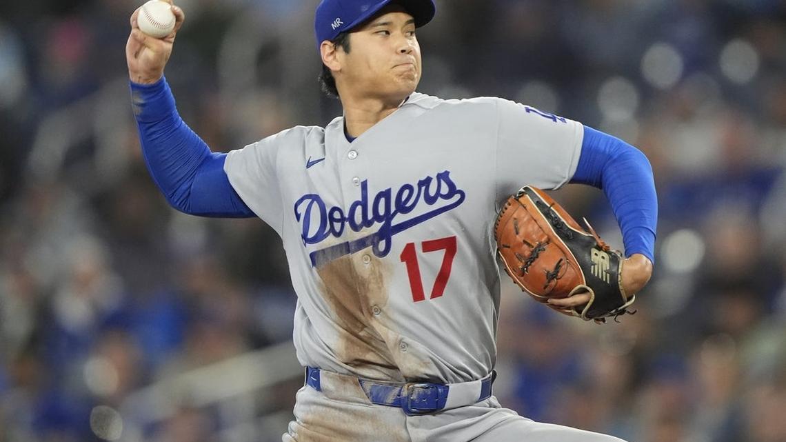 Blue Jays rally to edge Dodgers in World Series rematch