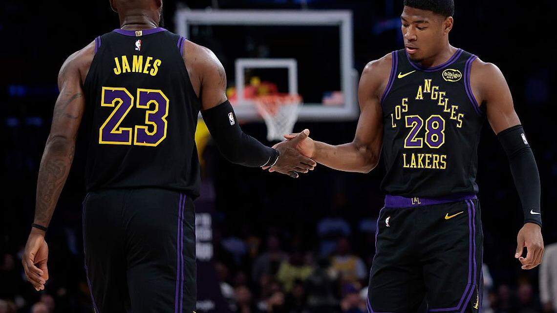 LeBron James nets 28 as Lakers grab 2-0 lead on Rockets 