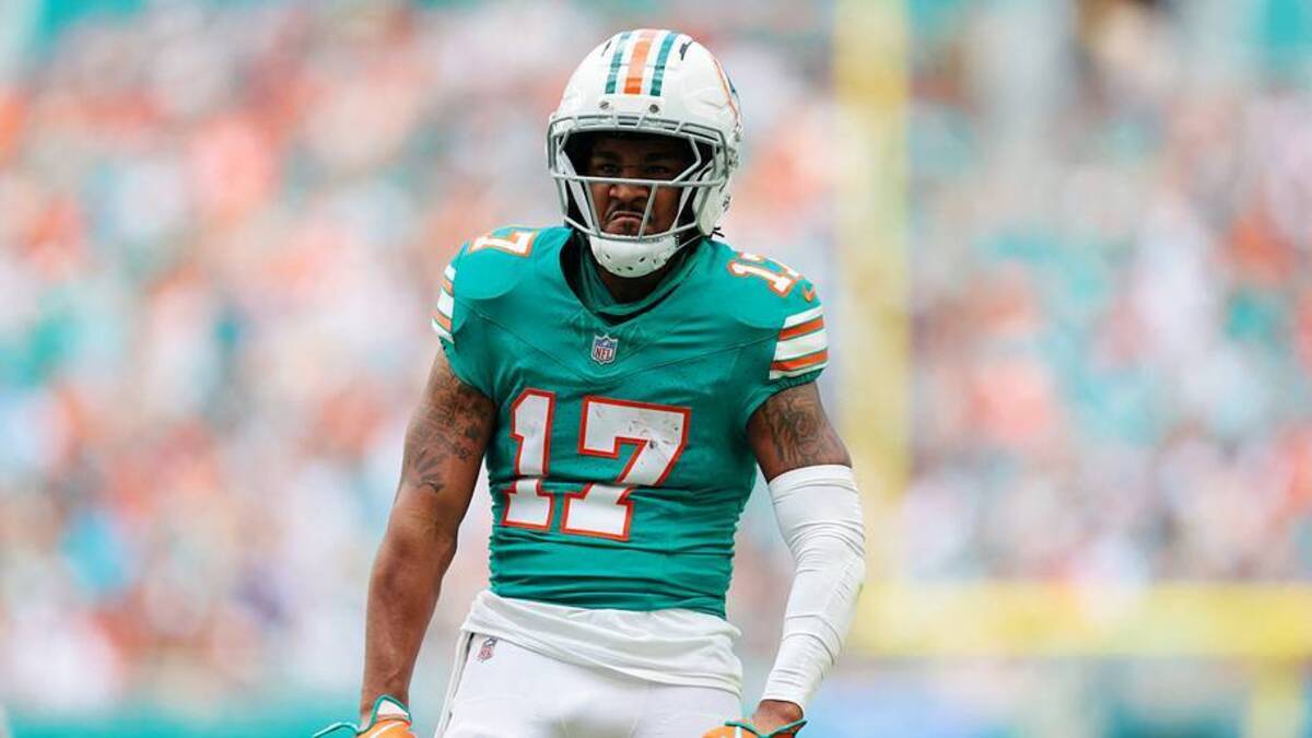  Dec 21, 2025; Miami Gardens, Florida, USA; Miami Dolphins wide receiver Jaylen Waddle (17) reacts during the second quarter against the Cincinnati Bengals at Hard Rock Stadium. Mandatory Credit: Sam Navarro-Imagn Images | IMAGN IMAGES via Reuters Connect 
