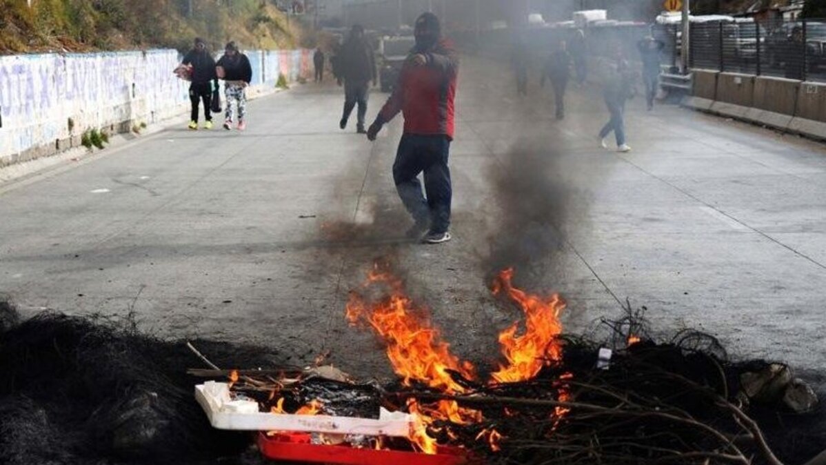 Residents stage a blockade during a protest over fuel shortages in La Paz, Bolivia, on Tuesday to demand the resignation of President Rodrigo Paz. Demonstrators have disrupted transportation and caused shortages of fuel, food and medical supplies since early May. Photo by Luis Gandarillas/EPA