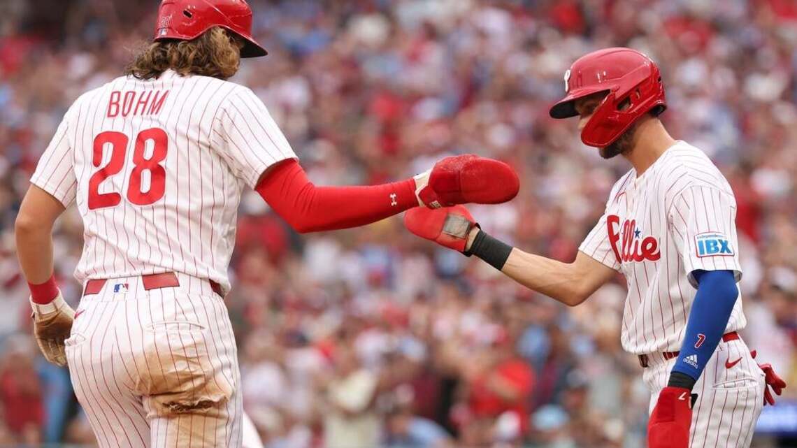 Phillies crush Cardinals to run win streak to 8