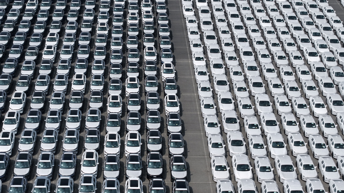 China's car sales extend slide as shift accelerates to overseas markets 