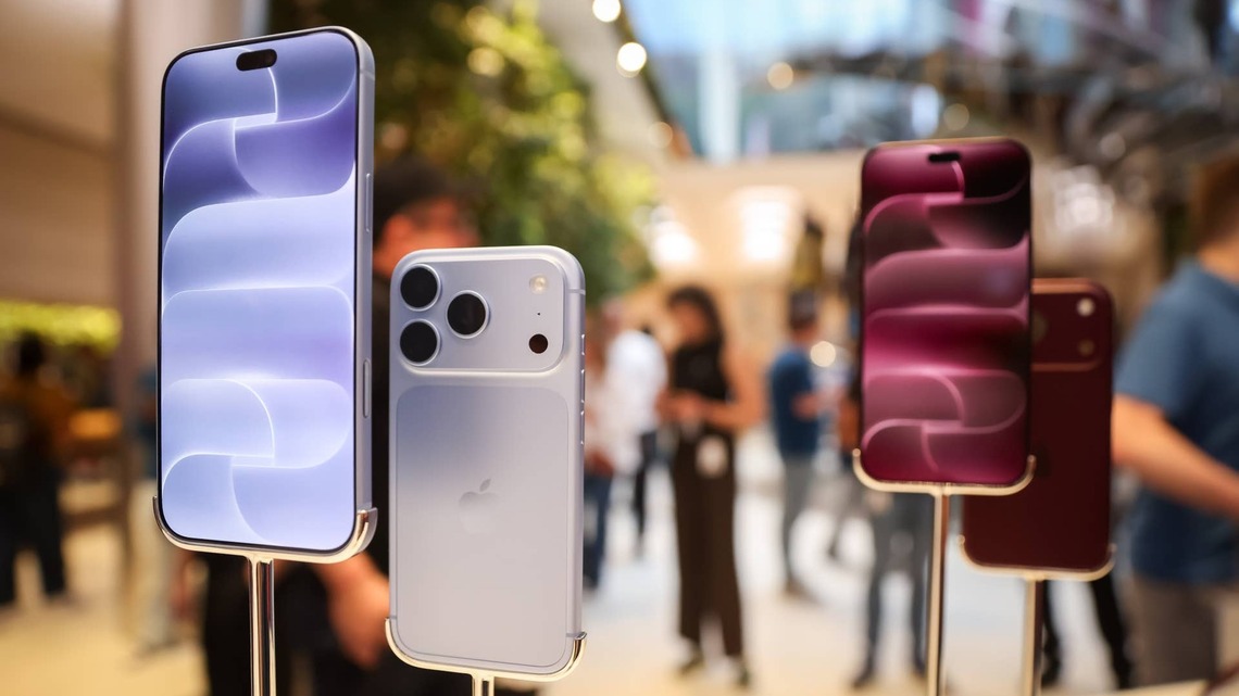 Apple's priciest iPhone is giving some AT&T customers problems