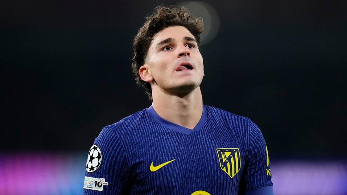  Julián Álvarez is closely linked with Barcelona. | Jose Breton/Pics Action/NurPhoto/Getty Images 