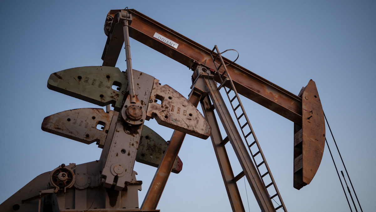 Oil prices steady as investors weigh geopolitics, lower US stockpiles ...