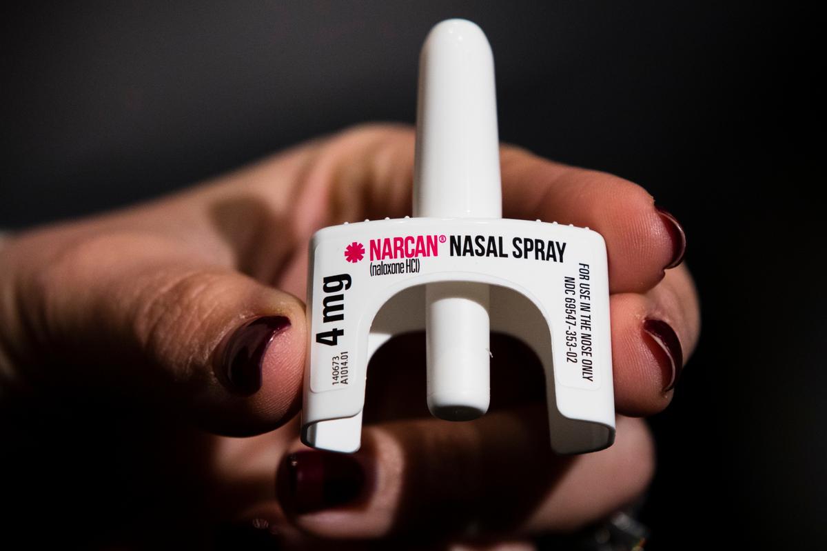 Carrying Narcan, a nasal spray that may stop an opioid overdose, including those caused by fentanyl, could save a life.