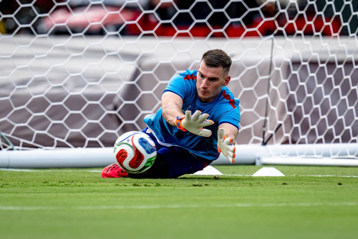  Croatia goalkeeper Dominik Livakovic trains at Washburne Soccer and Track Stadium during the 2026 World Cup in Dallas, United States, on June 16, 2026. (Photo by Stefan Koops/EYE4IMAGES/NurPhoto via Getty Images) Photo by Stefan Koops/EYE4IMAGES/NurPhoto via Getty Images
