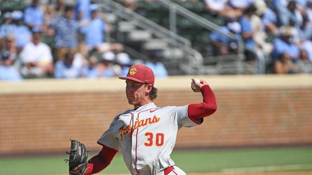  Jun 5, 2026; Chapel Hill, NC, USA; USC Trojans pitcher Mason Edwards (30) pitches the ball to the North Carolina Tar Heels during the third inning at Boshamer Stadium. Mandatory Credit: Zachary Taft-Imagn Images | Zachary Taft-Imagn Images 