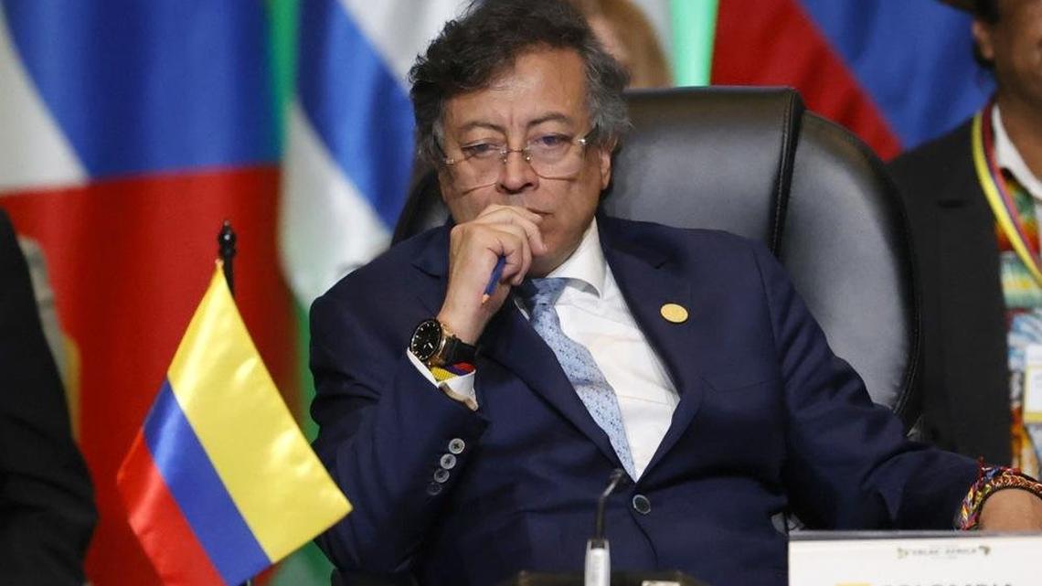 Ecuador hikes tariffs to 100% on Colombia, Petro recalls envoy 