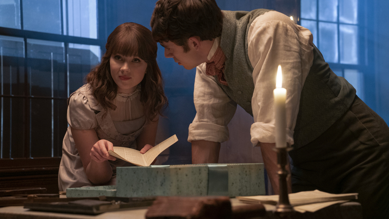 Bridgerton's [Spoiler] Addresses Potential Return After Recasting Concerns 
