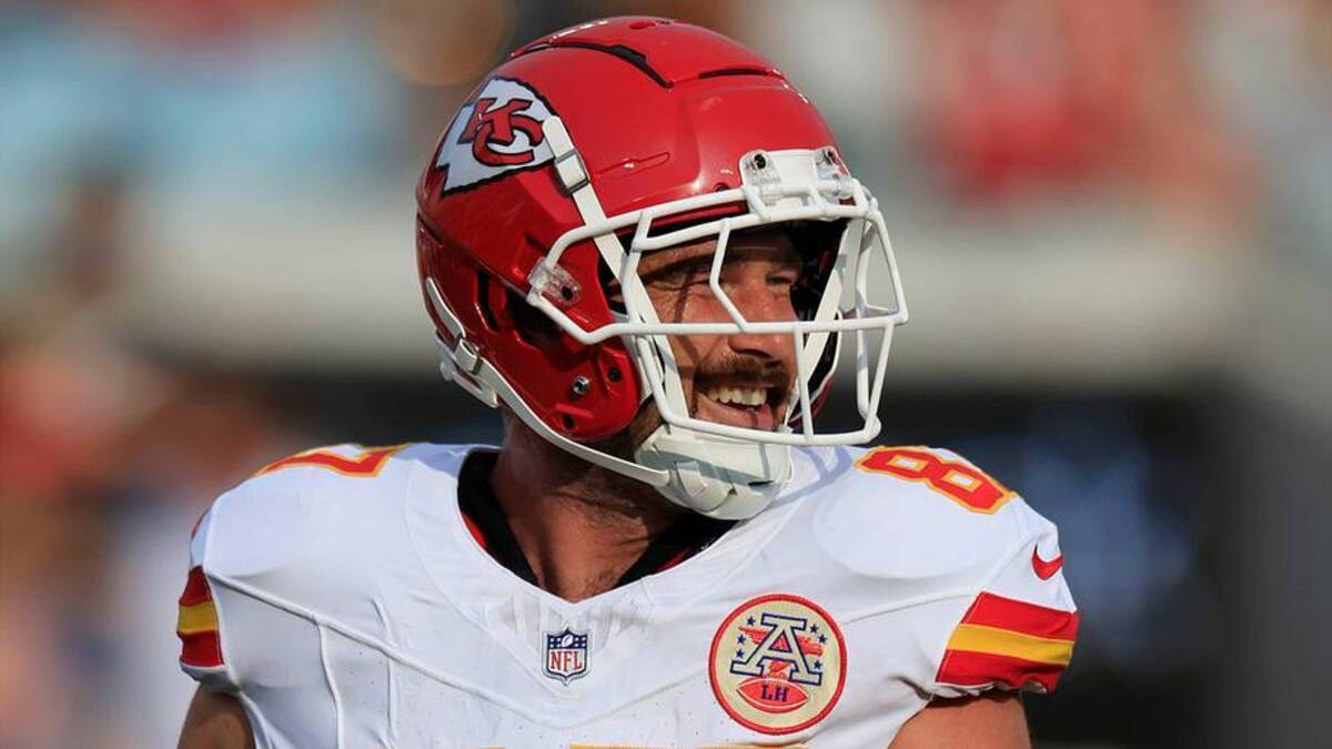  Kansas City Chiefs tight end Travis Kelce (87) smiles before a preseason NFL football game Saturday, Aug. 10, 2024, at EverBank Stadium in Jacksonville, Fla. | Corey Perrine/Florida Times-Union / USA TODAY NETWORK 
