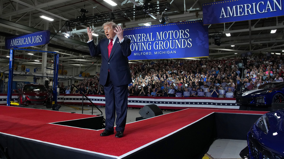 After insults at White House Correspondents' Dinner, Trump touts economic record in Michigan 