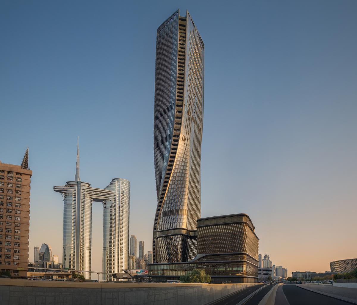 The Wasl Tower’s sculptural twisted design was inspired by the classic contrapposto pose-an artistic concept that gives figures a sense of dynamic movement. 