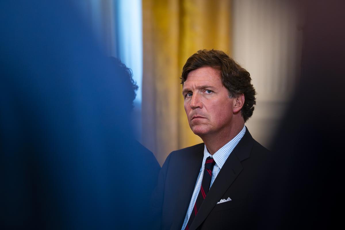  WASHINGTON, DC – JANUARY 9: Tucker Carlson, former FOX News host and current host of The Tucker Carlson Show, attends a meeting with oil executives in the East Room of the White House on January 9, 2026 in Washington, DC. (Photo by Al Drago/Getty Images) 
