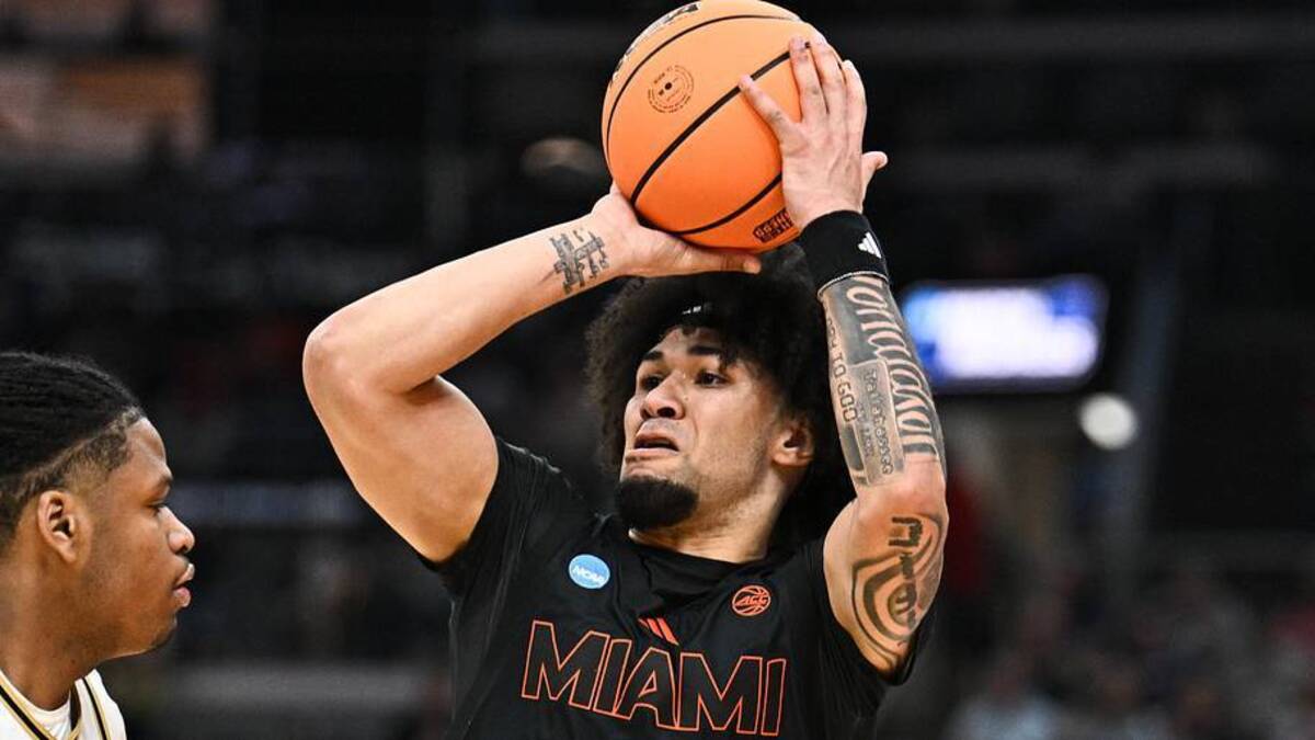  Mar 22, 2026; St. Louis, MO, USA; Miami Hurricanes guard Tre Donaldson (3) looks to pass as Purdue Boilermakers guard Gicarri Harris (24) defends during the second half during a second round game of the men's 2026 NCAA Tournament at Enterprise Center. Mandatory Credit: Jeff Le-Imagn Images | Jeff Le-Imagn Images 