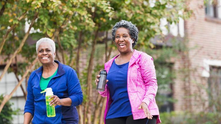This 30-Day Water + Walking Challenge Helps You Burn Fat Fast