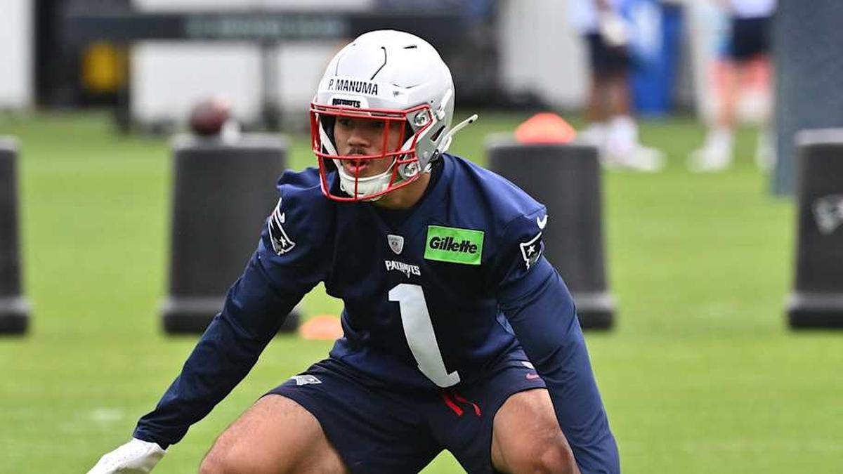  May 9, 2026; Foxborough, MA, USA; New England Patriots safety Peter Manuma (1) does a drill with wide receiver Jha'Quan Jackson (4) during the New England Patriots rookie camp at Gillette Stadium. Mandatory Credit: Eric Canha-Imagn Images | Eric Canha-Imagn Images 