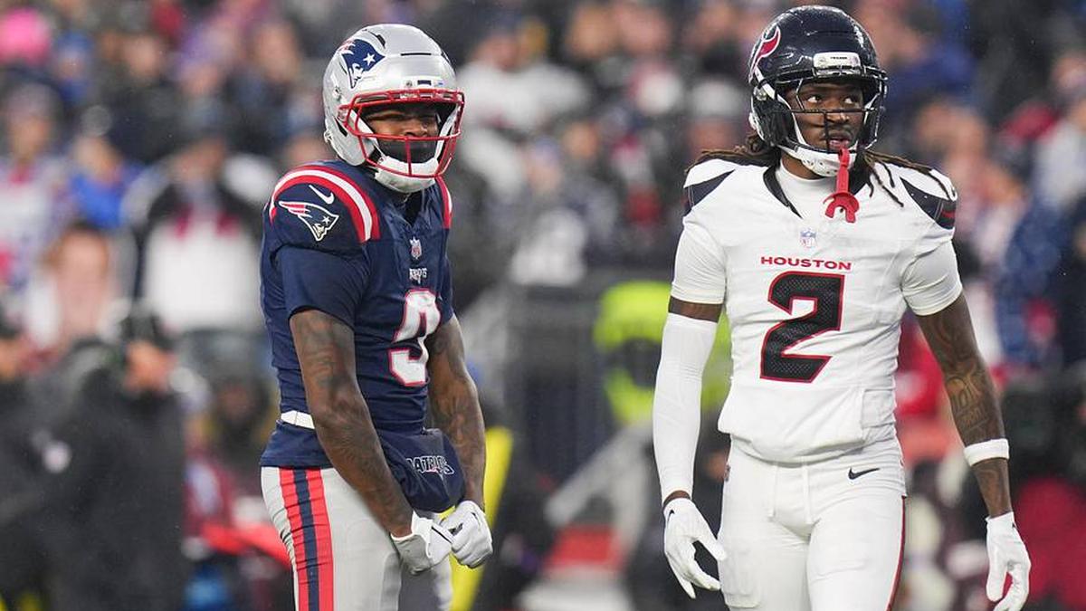  Jan 18, 2026; Foxborough, MA, USA; New England Patriots wide receiver Kayshon Boutte (9) reacts after a play in the second quarter against the Houston Texans in an AFC Divisional Round game at Gillette Stadium. Mandatory Credit: David Butler II-Imagn Images | David Butler II-Imagn Images 