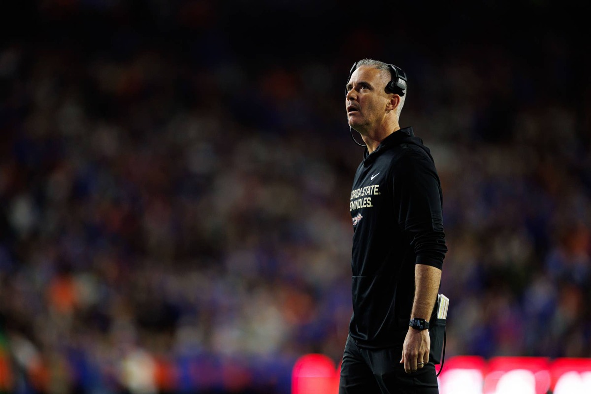  Florida State coach Mike Norvell looks on against Florida at Ben Hill Griffin Stadium on Nov. 29, 2025, in Gainesville, Florida. © Matt Pendleton-Imagn Images
