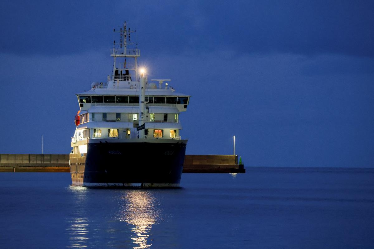 The cruise ship MV Hondius arrives at the port of Granadilla de Abona after being affected by a hantavirus outbreak, in Tenerife, Spain, May 10, 2026. REUTERS/Hannah McKay